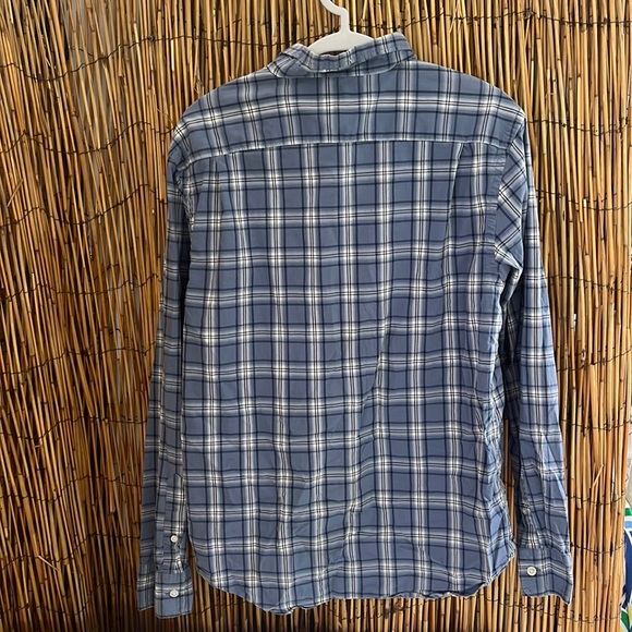 Old Navy Everyday Shirt Regular Fit (Built in Flex) - Picture 4 of 4